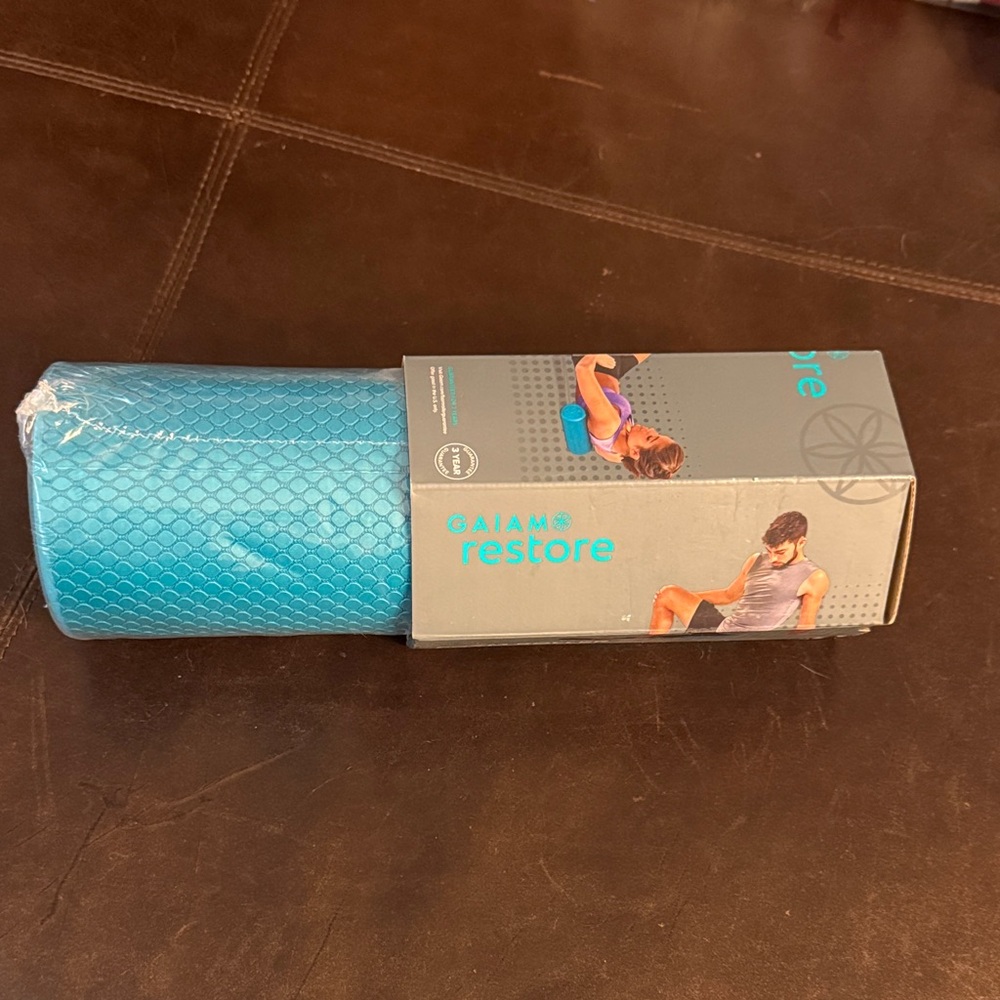 GAIAM Restore Aqua Foam Roller - Picture 1 of 6